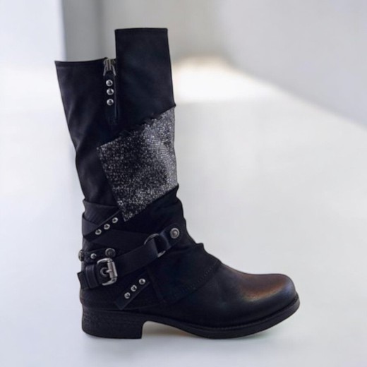 Bota negra de estilo moderno y alternativo