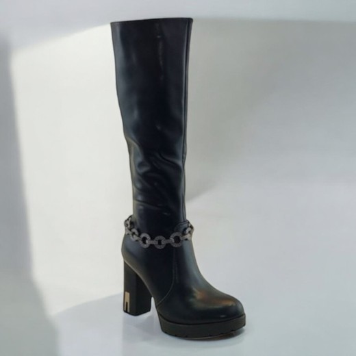 Botas de tacón negro elegantes y versátiles en piel vegana