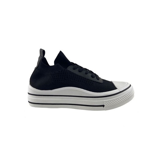 Deportiva con suela de goma antideslizante con cordones Charlotte Negro