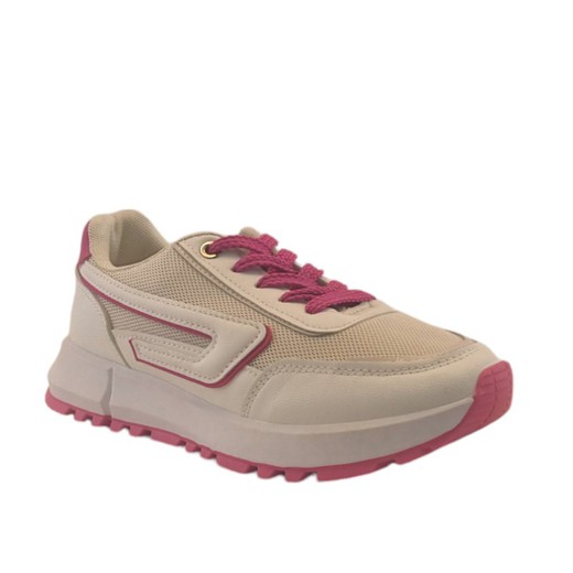 Zapatilla deportiva en tonos beige con detalles rosados y plataforma