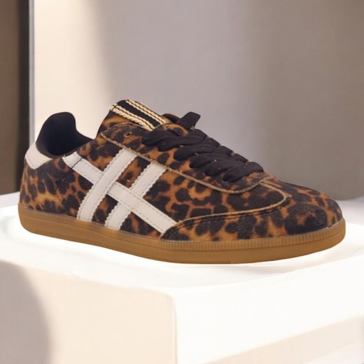 Zapatilla deportiva retro con estampado de leopardo marca Corina