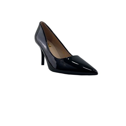 Zapato de charol negro - elegancia y estilo