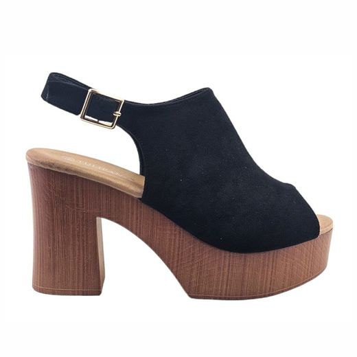 Sandalias tipo zueco color negro de la marca Kaneki